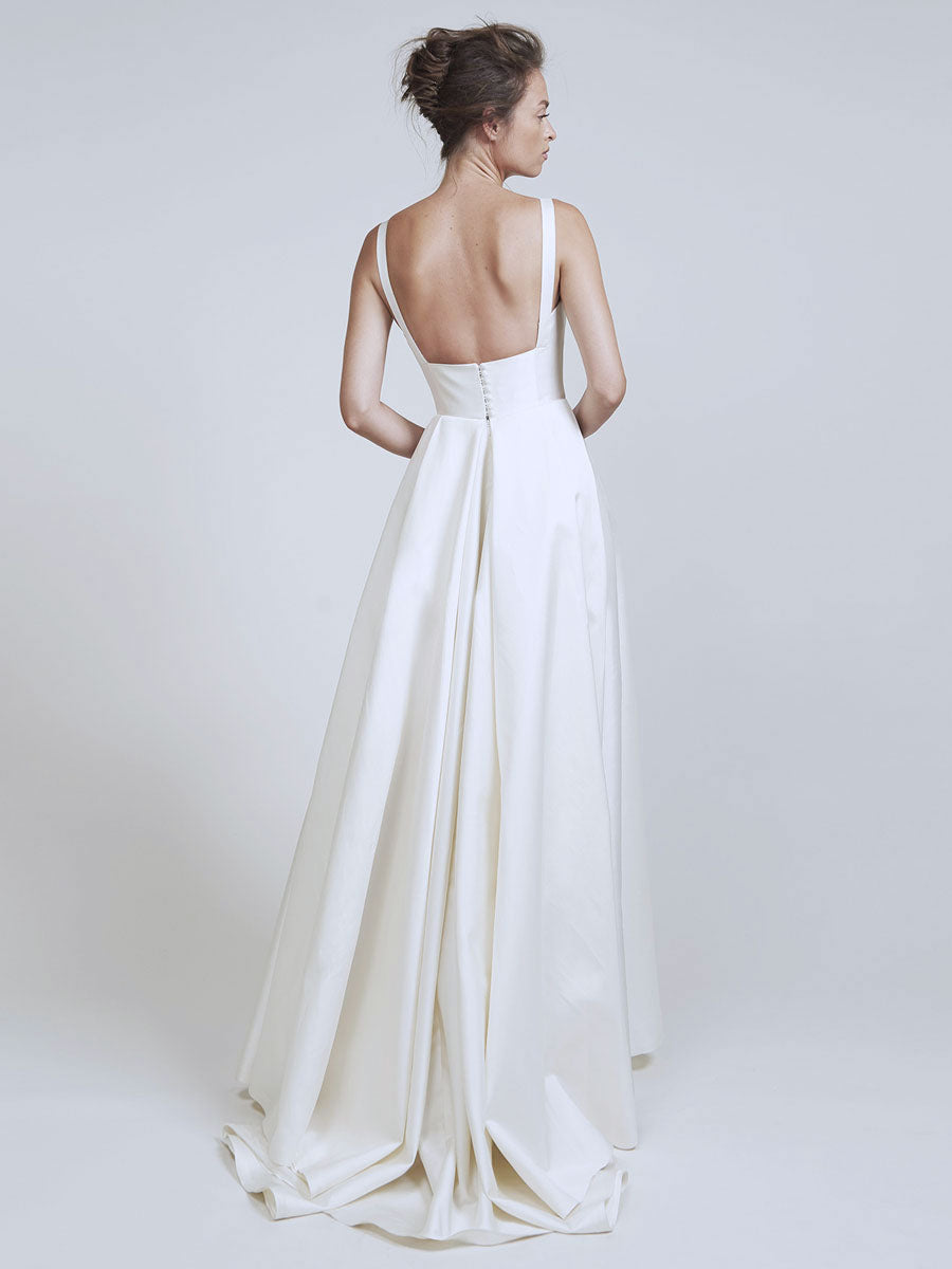 Sonia | Satin-Hochzeitskleid mit quadratischem Ausschnitt und ärmellosem Design